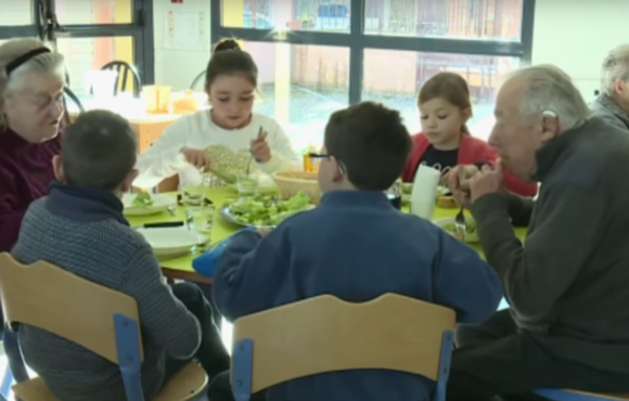 A Bioule, on est fiers de sa cantine intergénérationnelle