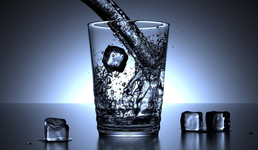 L’eau pourrait avoir deux phases liquides